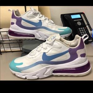 Nike women’s react 270